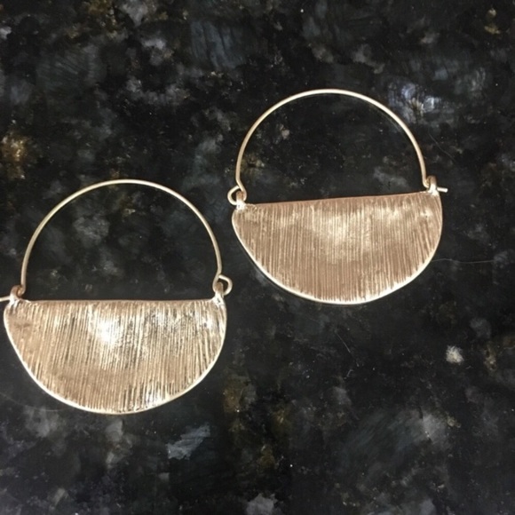 Now Available! Anthro Rylan Crescent Hoop Earrings - Picture 2 of 5